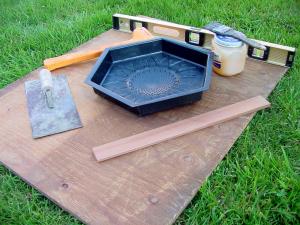Tools for making DIY stepping stones